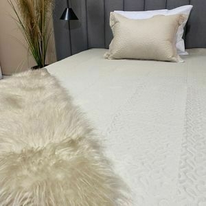 Peseira pelego tamanho médio na cor bege