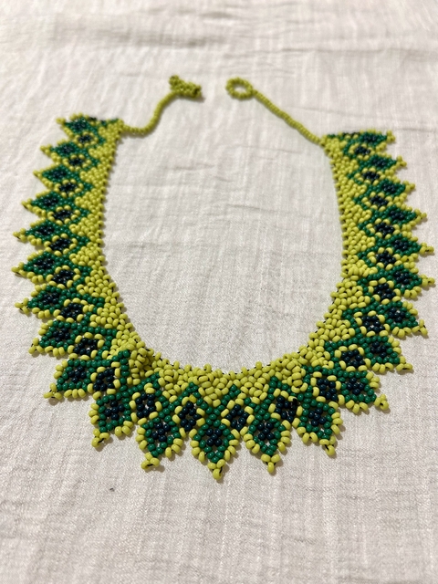 Gargantilha verde claro