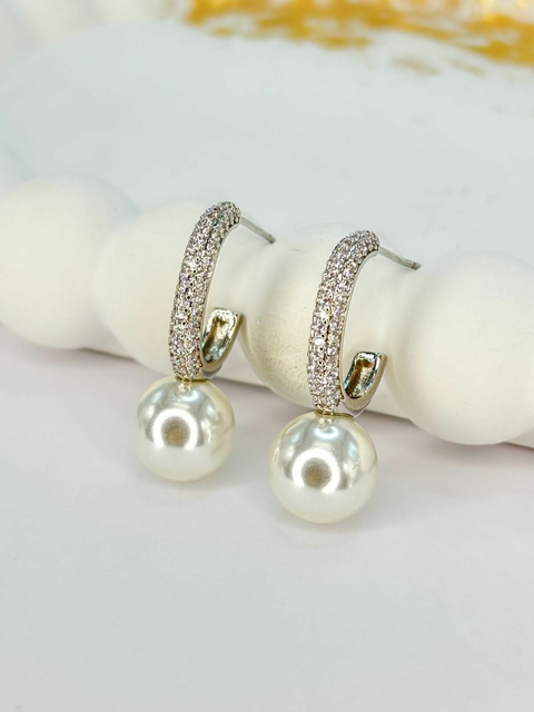 Argola Cravejada com Pérola