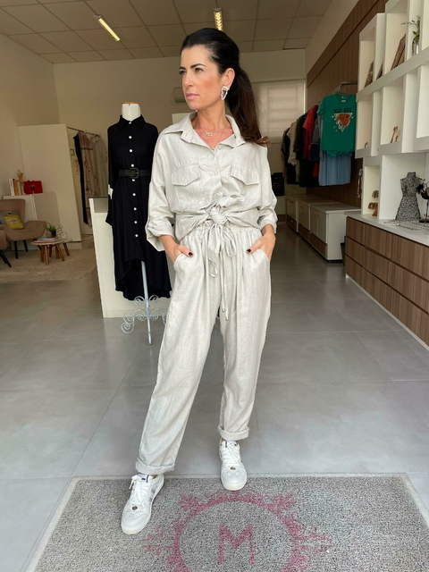 Conjunto de camisa e calça