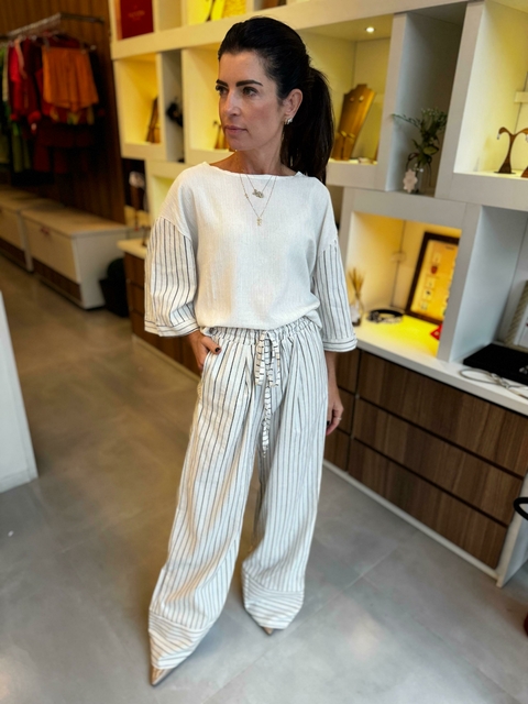 Conjunto de Blusa e Pantalona