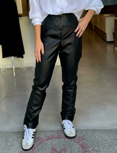 Calça Couro Faux