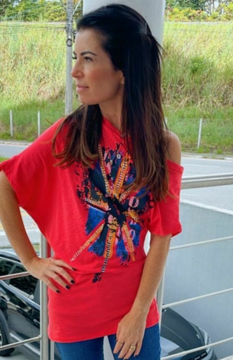 Blusa Um Ombro Só com Strass e Estampa Exclusiva