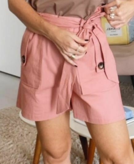 Shorts Sarjado Rose com Cinto e Botões Tartaruga