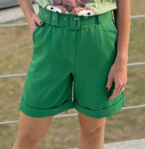 Bermuda Alfaiataria Verde com Cinto Forrado