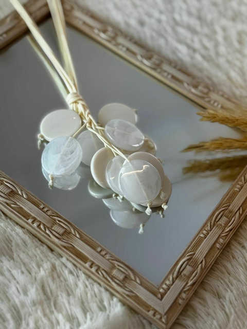 Max Colar em cachos na paleta off