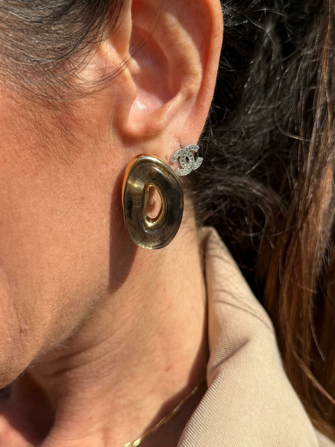 Brinco no Preto com Dourado