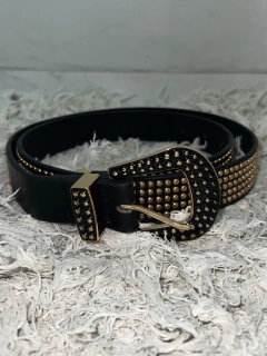 CINTURON CON TACHAS HASTA LA HEBILLA - tienda online