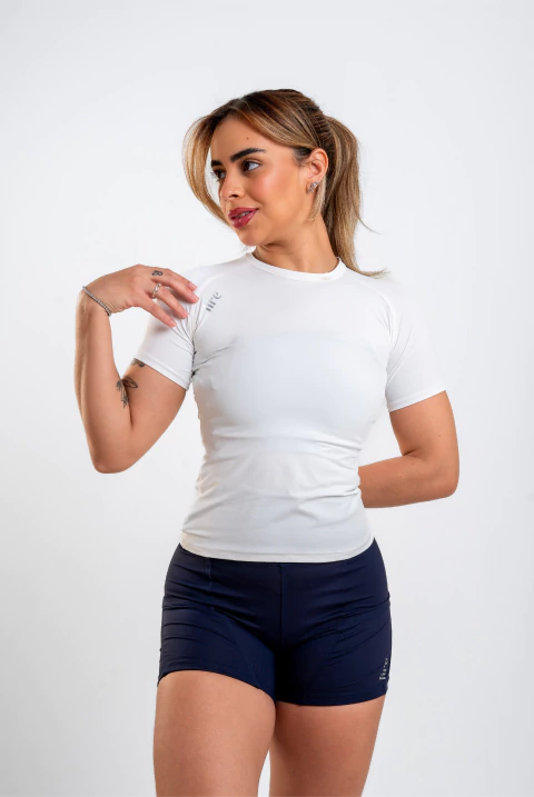 Camiseta de Compressão Feminina Branca – Fire - comprar online