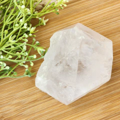 Ponta de Quartzo Cristal - Iluminação e Ampliação - 318g - Peça Única - RÍZA CRISTAIS