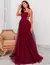 Vestido de festa longo de tule drapeado na cor marsala com alças finas e detalhes laterais, em um ambiente elegante  ideal  para formandas, madrinhas de casamento, ocasião especial