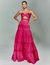 Vestido de festa longo rosa pink com detalhe frontal, ideal para madrinhas, convidada de casamento, convidada de formatura, ocasiões especiais