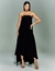 Vestido midi preto tomara que caia Bethany ideal para evento black tie