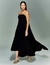 Vestido midi preto com capa, estilo tomara que caia  ideal para evento black tie