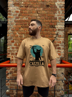 Camiseta Oversized Catzilla - Camelo - comprar online