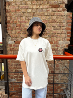 Camiseta Oversized Smile Mazze - Off White - comprar online