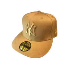 Imagen de Gorra New Era + Gorra New Era DE REGALO!!