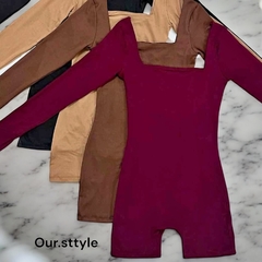 Catsuit lycra mangas largas y short en internet