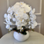 Arranjo de Orquídea Branco Puro Com Vaso de Vidro Branco Equibana