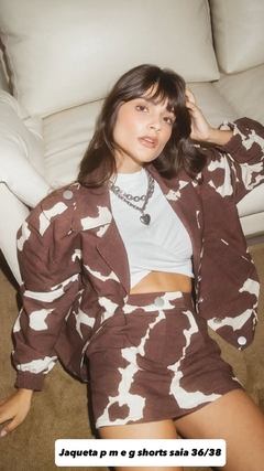 Jaqueta cow print. - comprar online