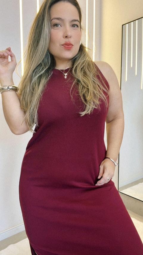 VESTIDO PLUSSIZE MIDI MALHA CANELADA - MARSALA - comprar online