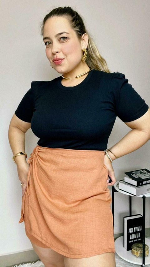 BLUSA CANELADA MANGA BUFANTE - PRETA - comprar online