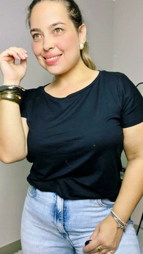 BLUSA BÁSICA EM MALHA - PRETA - comprar online