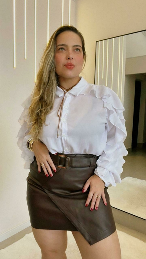 Blusa em Crepe de Alfaiataria com Babados - Branca