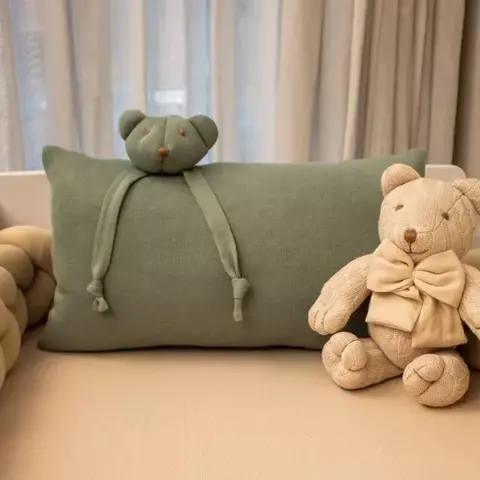 ALMOFADA CABECEIRA TRICOT C/ URSINHO VERDE MARE - comprar online