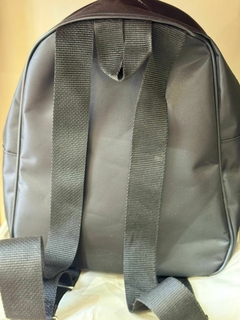 MOCHILA NEGRA BOTON - comprar online