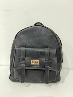 MOCHILA SIMIL CUERO