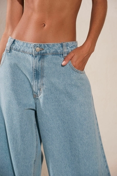 Calça Pantalona Feeling Jeans Claro - comprar online