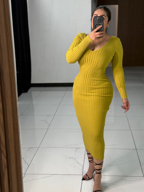 Vestido midi amarillo manga larga