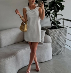 Vestido Curto Alfaiataria com aplicações Flora