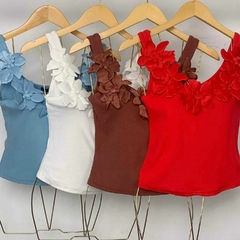 Blusa com aplicação de Flores Vivi
