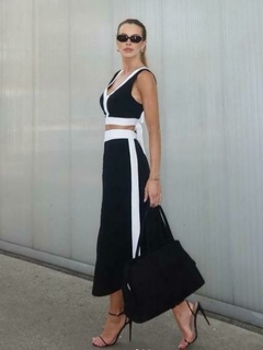 Conjunto Top e Saia com fenda frontal