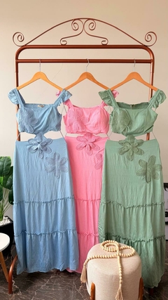 Vestido Midi com Detalhe Floral em Crochê - comprar online