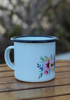 Taza enlozada flores en internet