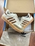 Tênis Adidas Samba Retrô Off/Caramelo na internet