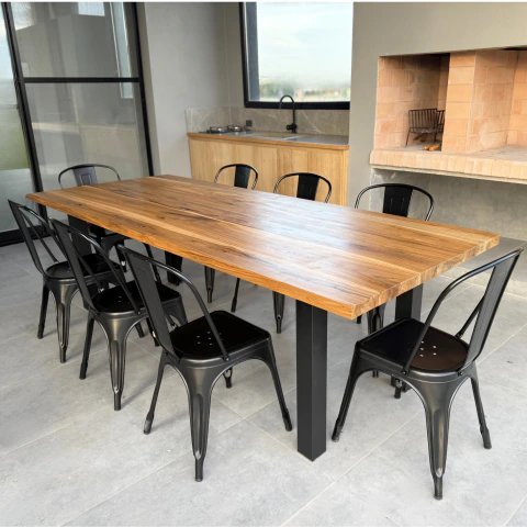 Mesa Petiribí macizo 2" + Sillas Tolix - comprar online