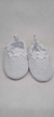 "Sapatinho Pantufinha Fofo: Branco - Conforto e Charme para o seu Bebê!" na internet
