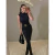 Vestido midi preto G com detalhes prata na internet