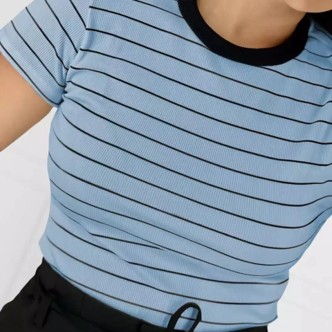 Camiseta Listrada blogueira Canelada básica verão casual