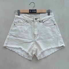 SHORT WHITE