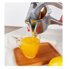 Espremedor de Suco Manual Inox Reforçado com Bico Premium (4089) - Donamora