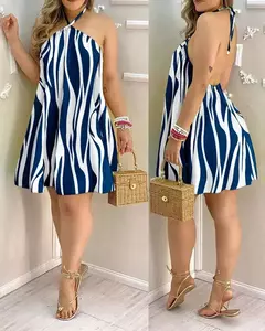 Vestido Curto Elliza na internet