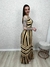 Vestido longo com recortes na internet