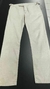 Calça de linho com regulagem nas laterais