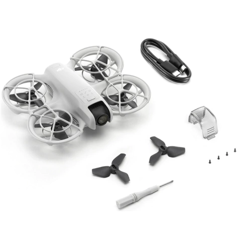 Drone Dji Neo Standard com hélices, cabo, acessórios e ferramenta de montagem.