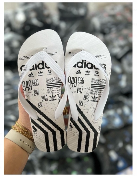 Chinelo Adidas